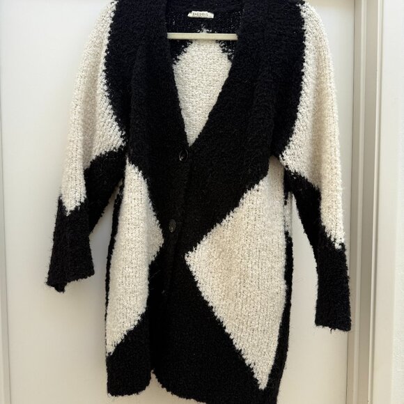 Ragdoll Sweaters - Ragdoll Long Black and White Graphic Sweater Size S